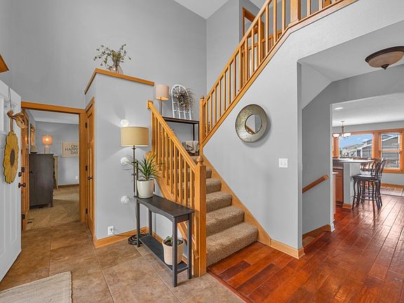 4th image of 618 Deer Ridge Dr NW