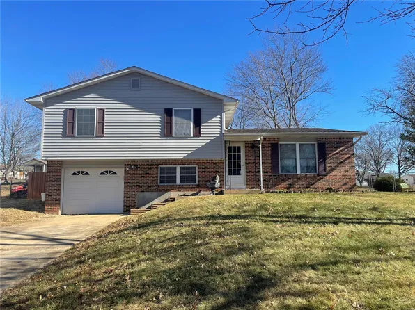 1220 Michelle Dr, Saint Clair, MO 63077