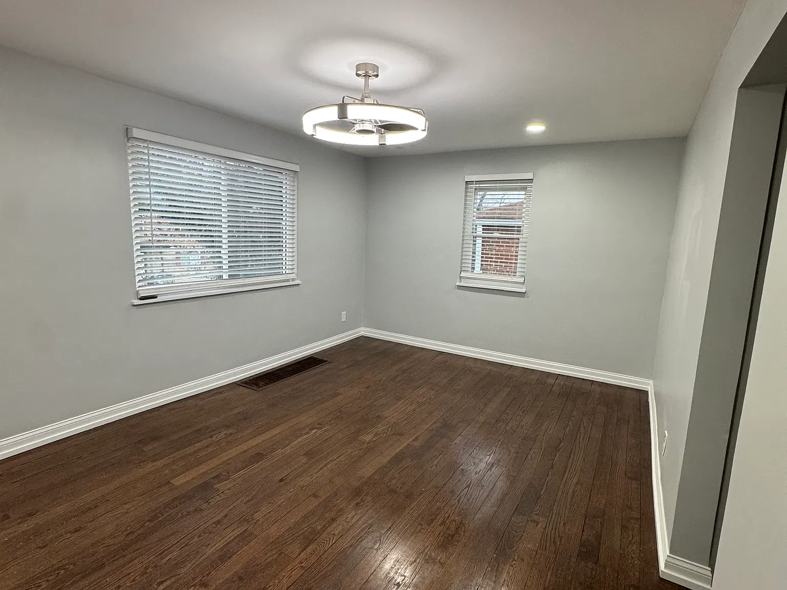 146 Glenridge Pl — Photo 2