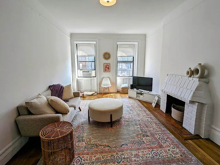 49 W 75th St #10 — Photo 2