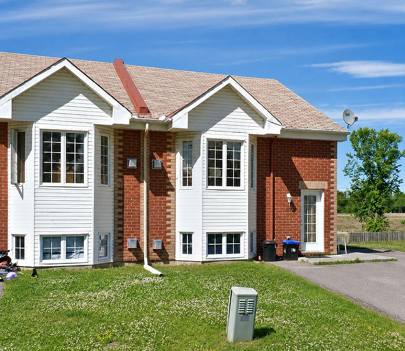1st image of 432 Yves St