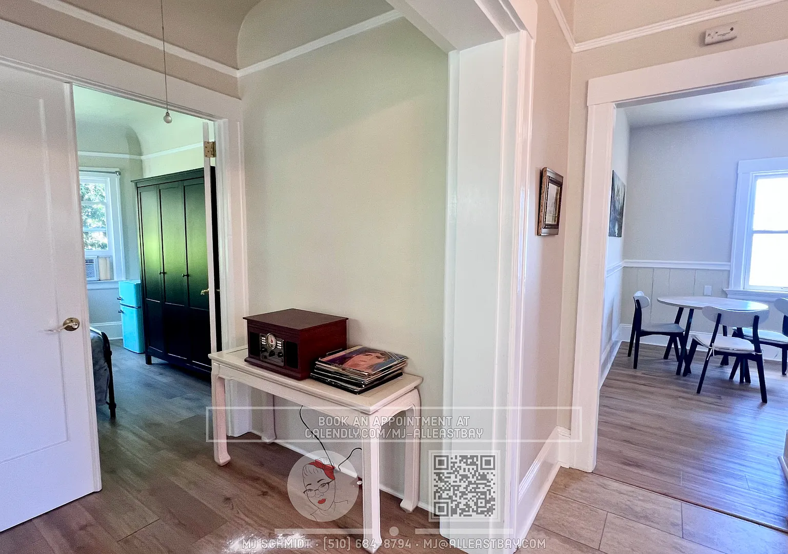 Large top floor 3 bedroom fully furnished walking distance to UC Berkeley Campus! — Photo 3