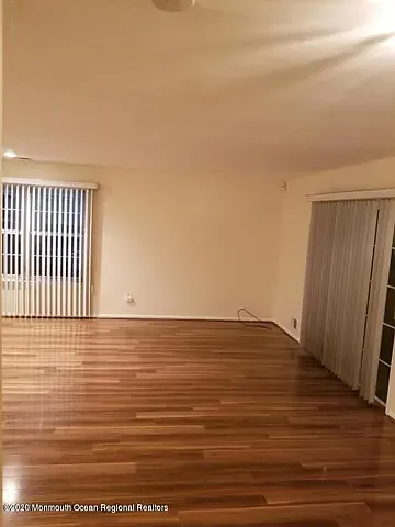 1061 Roseberry Ct — Photo 2