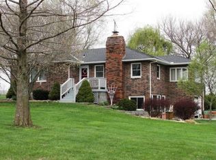 39502 E Nevins Rd, Oak Grove, MO 64075