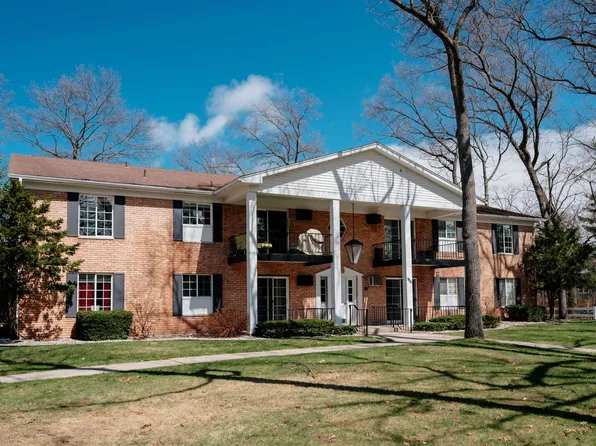 741 Indian Trail Blvd APT 6, Traverse City, MI 49686