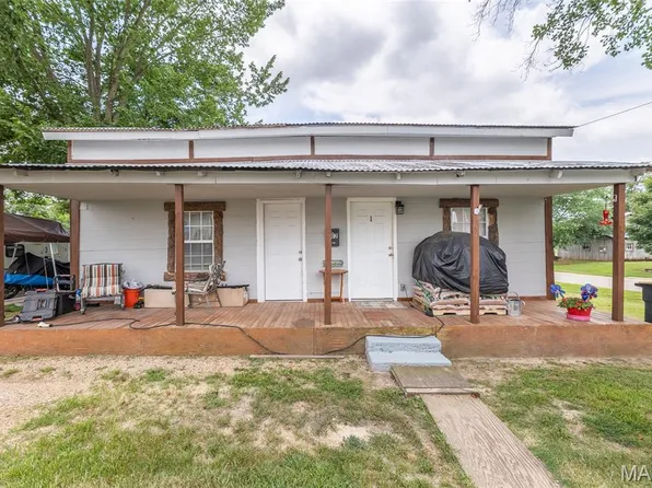 102 E Charles St, Doniphan, MO 63935