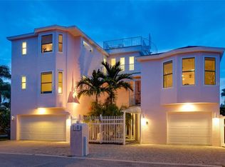 140 89th Ave #A, Treasure Island, FL 33706