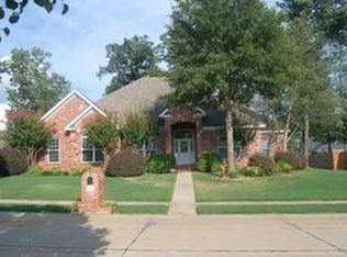 615 Colonial Dr, Bryant, AR 72022
