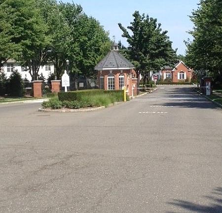 2nd image of 209 Swathmore Dr #1