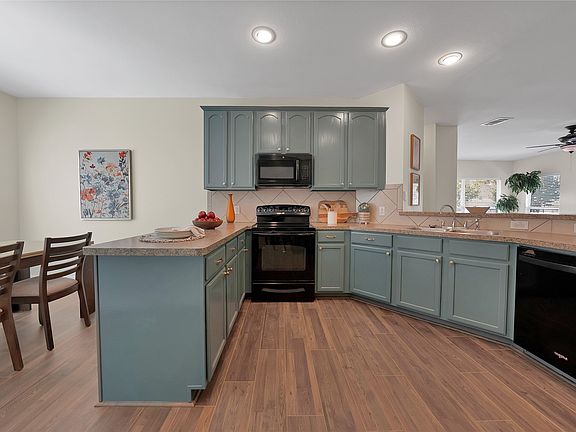 5th image of 2221 Rodgers Ln
