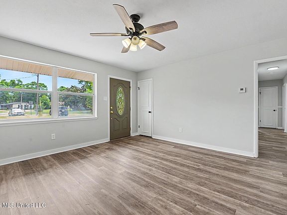 4th image of 2167 Sherwood Pl