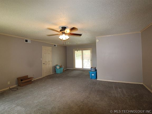 3rd image of 513 Northwest Blvd