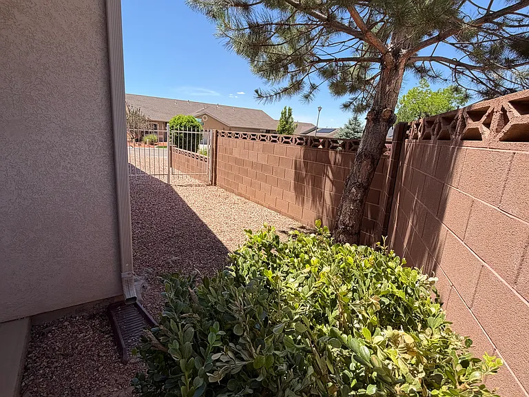 1460 N 400 W — Photo 24