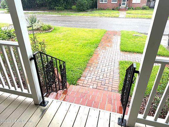 3rd image of 1271 Ingleside Ave