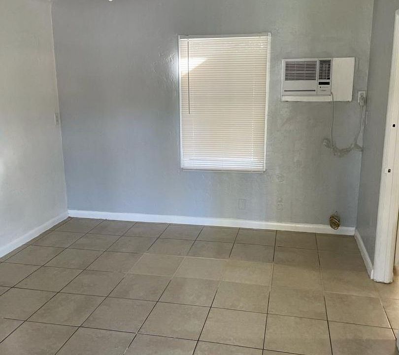 1st image of 424 N Federal Hwy #9965065