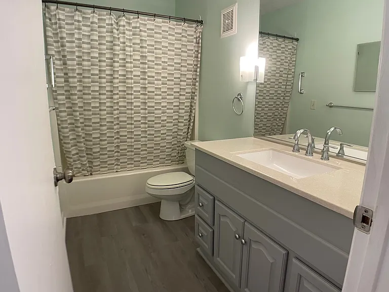 Main bathroom.