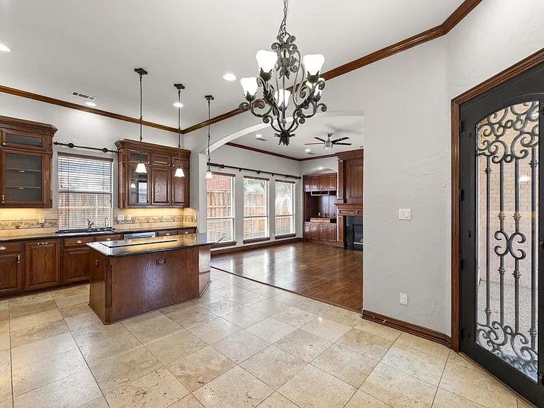 5905 Dorset Dr — Photo 12