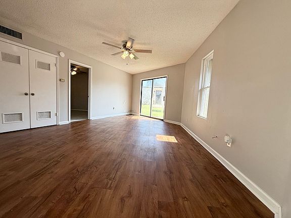 2nd image of 205 W Woodruff Ave #1