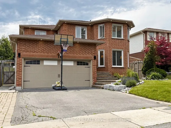 14 Raiford St, Aurora, ON L4G 6J2