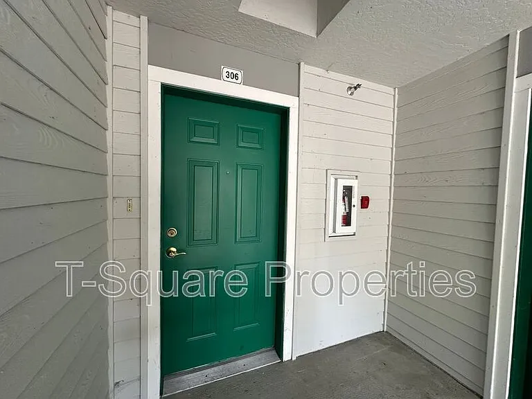9525 NE 180th St #306 — Photo 2