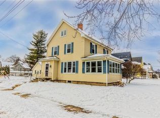 601 Davis Dr, Newark, NY 14513