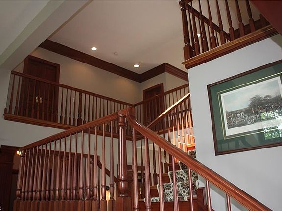 5th image of 1552 Lantern Hill Dr