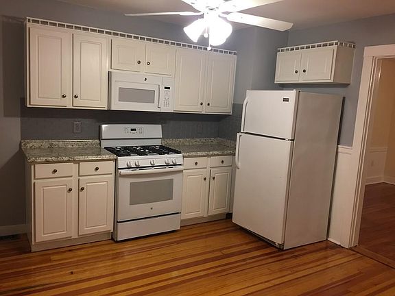 2nd image of 33 Forest Ave #33
