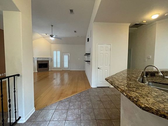 4th image of 408 Hideaway Ct