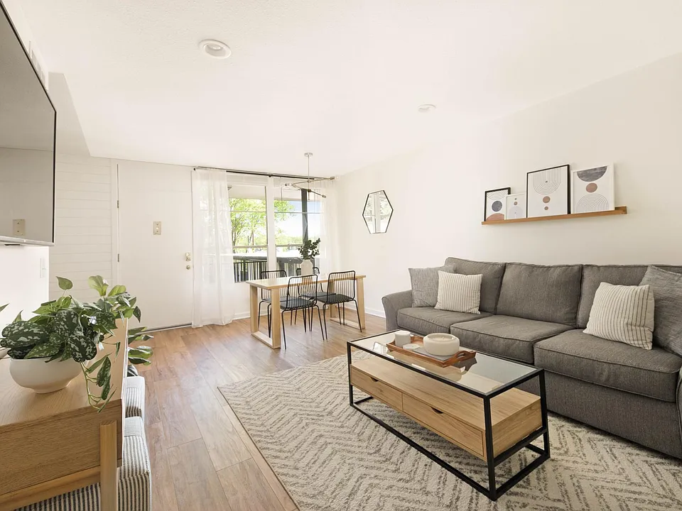 3831 W End Ave #20