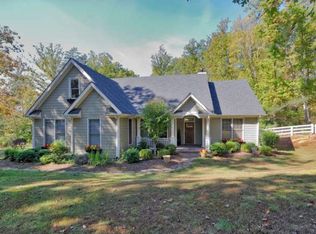12 Ridgeway Farm Dr, Keswick, VA 22947