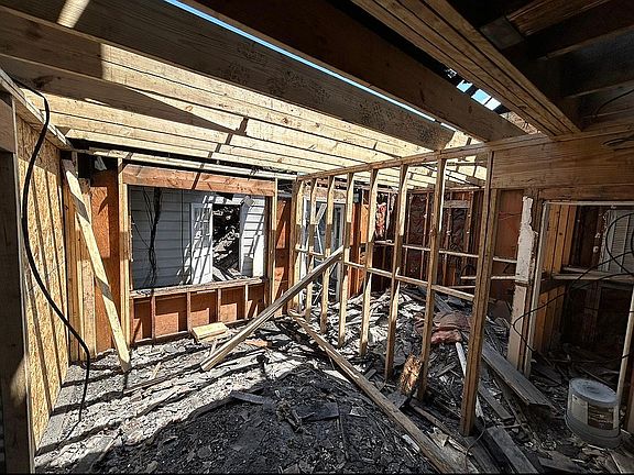 5th image of 3215 Ann Arbor Dr