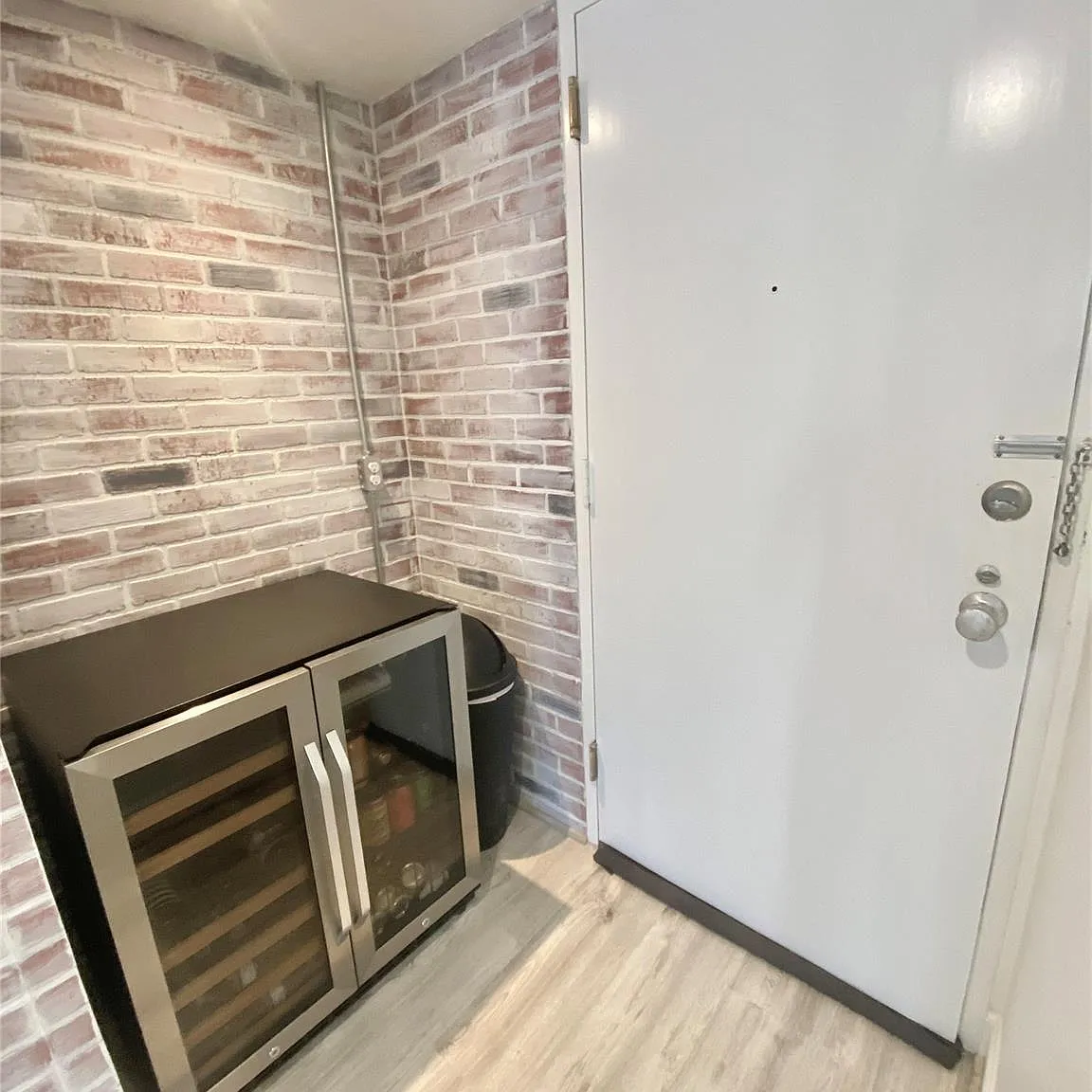 1 bed, 1.0 bath, 709 sqft, $1,995 — Photo 3