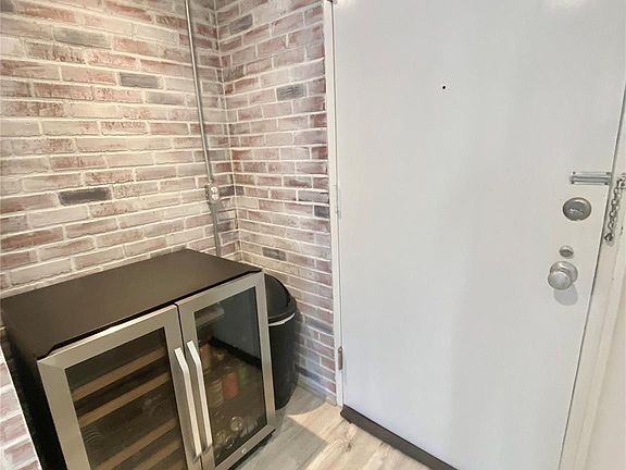 3rd image of 2016 Main St APT 1715