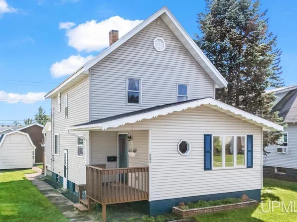 809 W A St, Iron Mountain, MI 49801