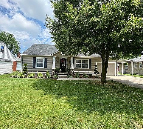 3rd image of 2527 S Cherokee Dr