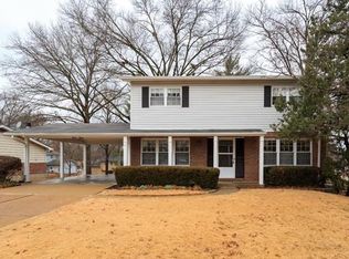 1213 Rivoli Dr, Ballwin, MO 63011