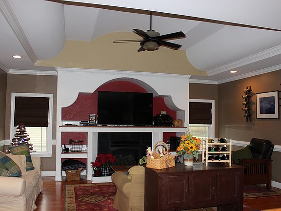 3rd image of 97 Thistledown Cir