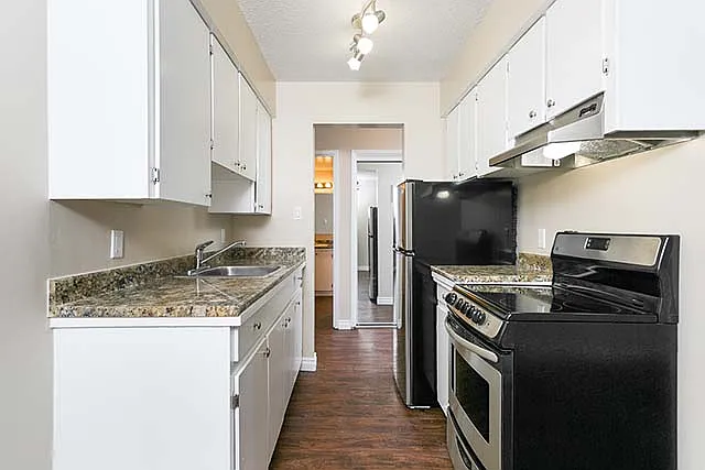 1021 4th Ave