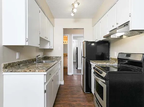 The Westport Apartments, 1021 4th Ave, New Westminster, BC V3M 1T3
