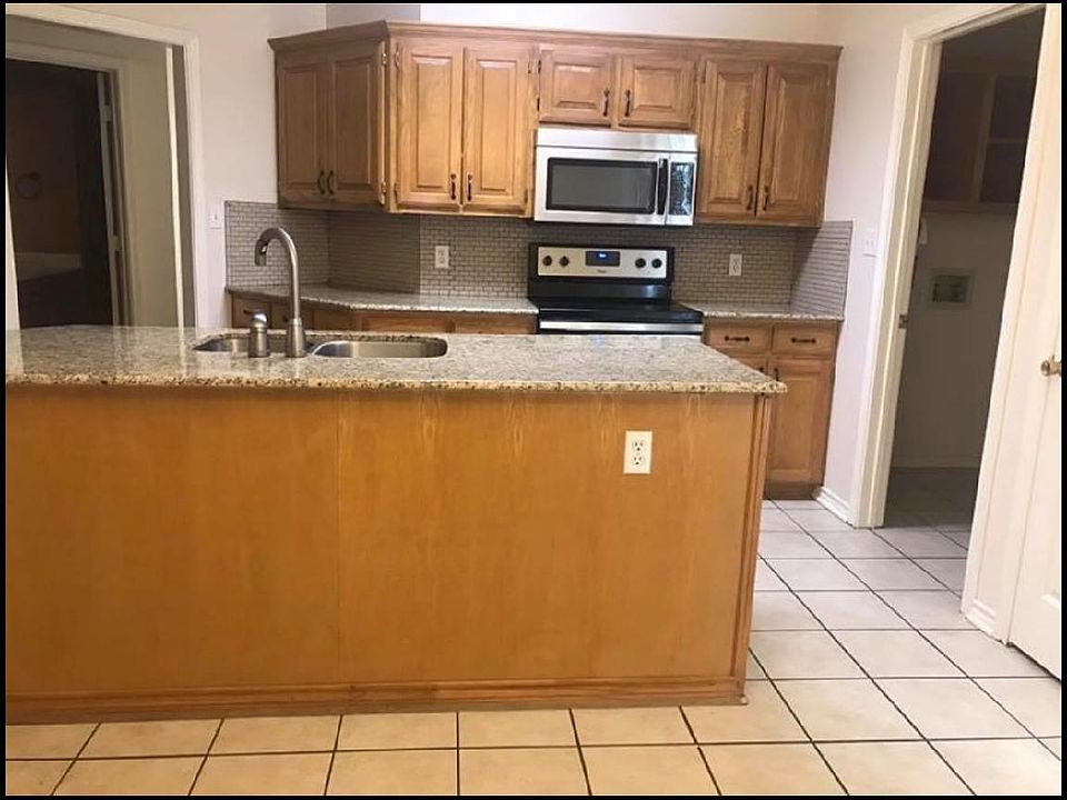 1st image of 6109 Plantation Dr