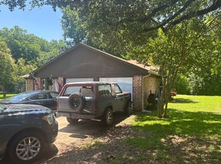 1320 Juniper Ln, Benbrook, TX 76126