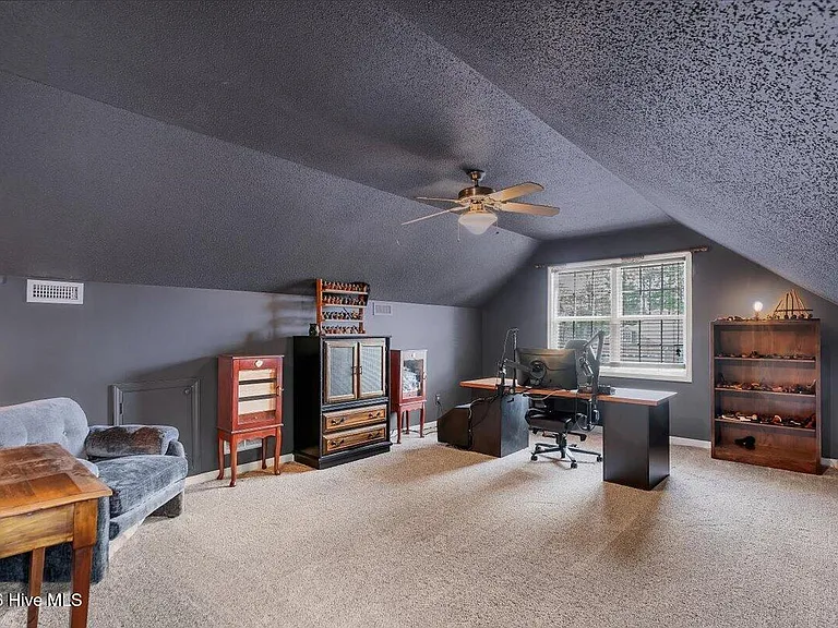 329 Green Links Dr — Photo 44