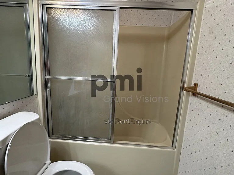 1306 Arthur Ave #12 — Photo 7