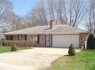 104 2nd St E, Lyndon, IL 61261