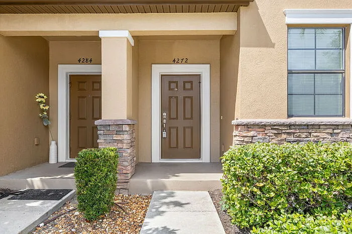 3 bed, 2.5 bath, 1787 sqft, $2,200 — Photo 2