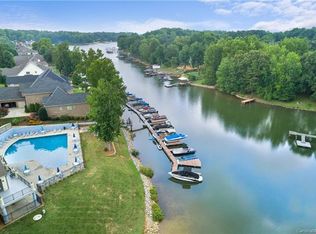 2433 Smith Harbour Dr, Denver, NC 28037