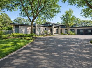 411 Woodland Ct, Glenview, IL 60025