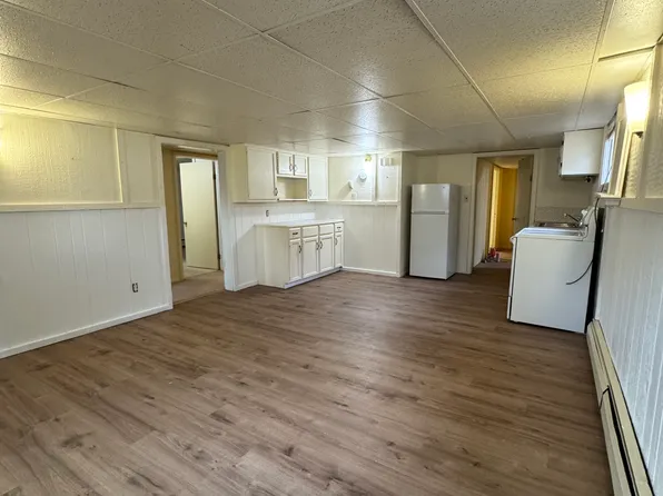 319 S 6th St #B, Laramie, WY 82070