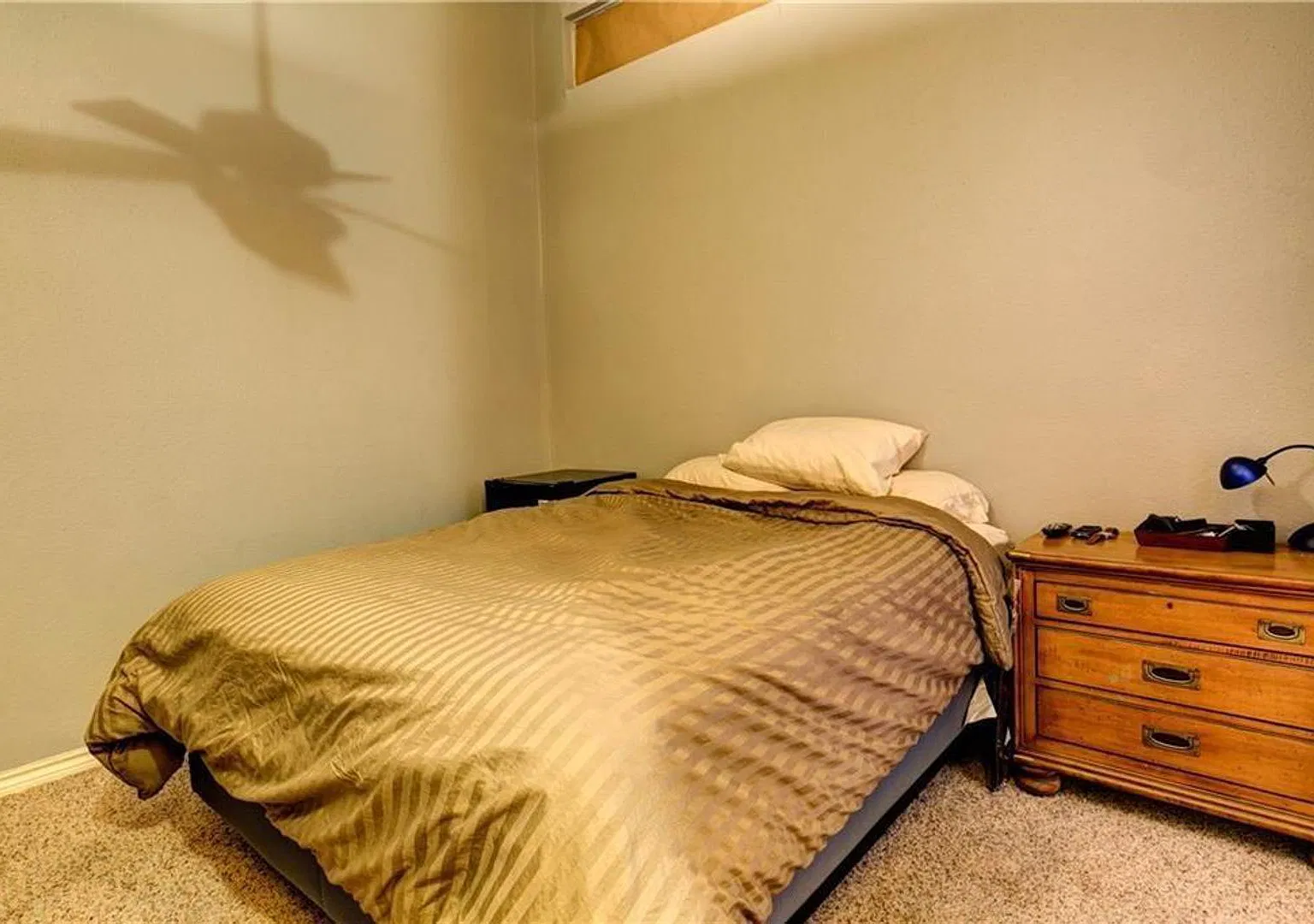 2 bed, 900 sqft, $1,900 — Photo 3