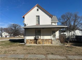 822 N Washington Ave, Chanute, KS 66720